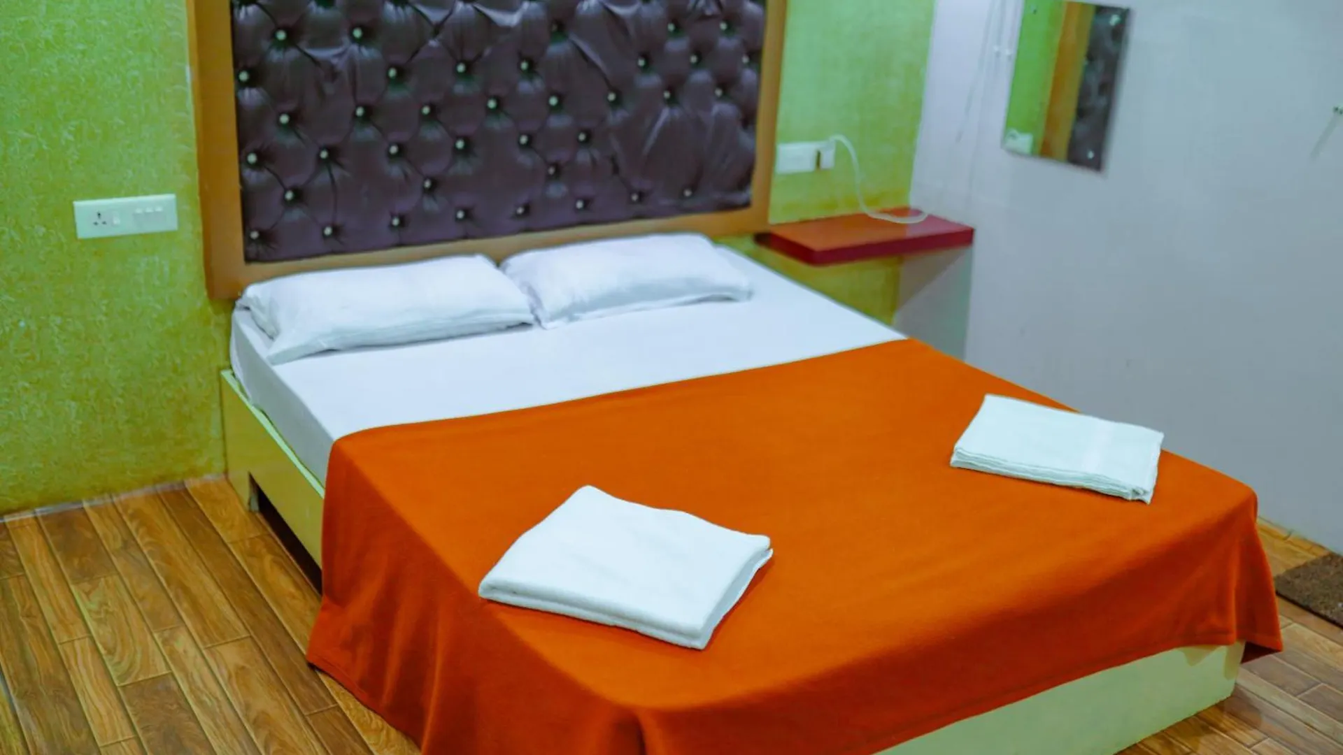 Hotel Jct Houseboat Alappuzha 5*,  Indie